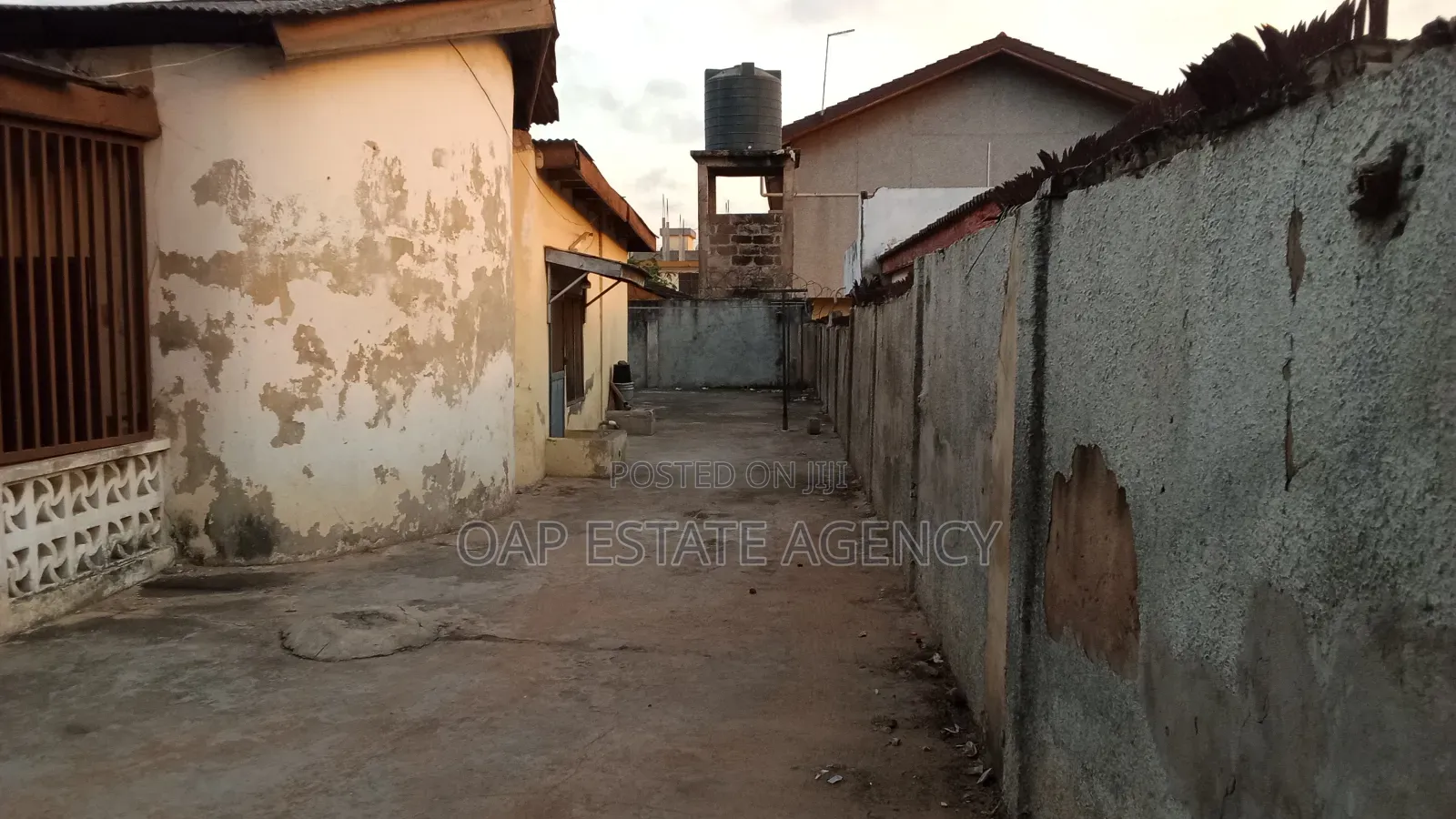 8bdrm House in Sakaman for sale