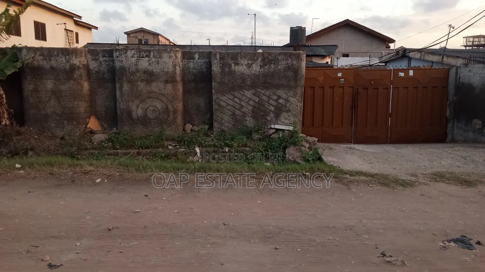 8bdrm House in Sakaman for sale