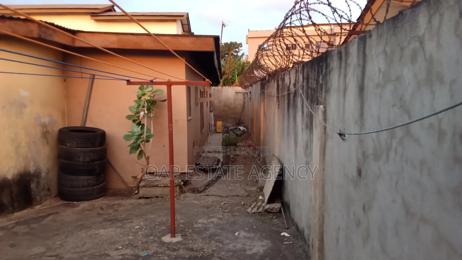 8bdrm House in Sakaman for sale