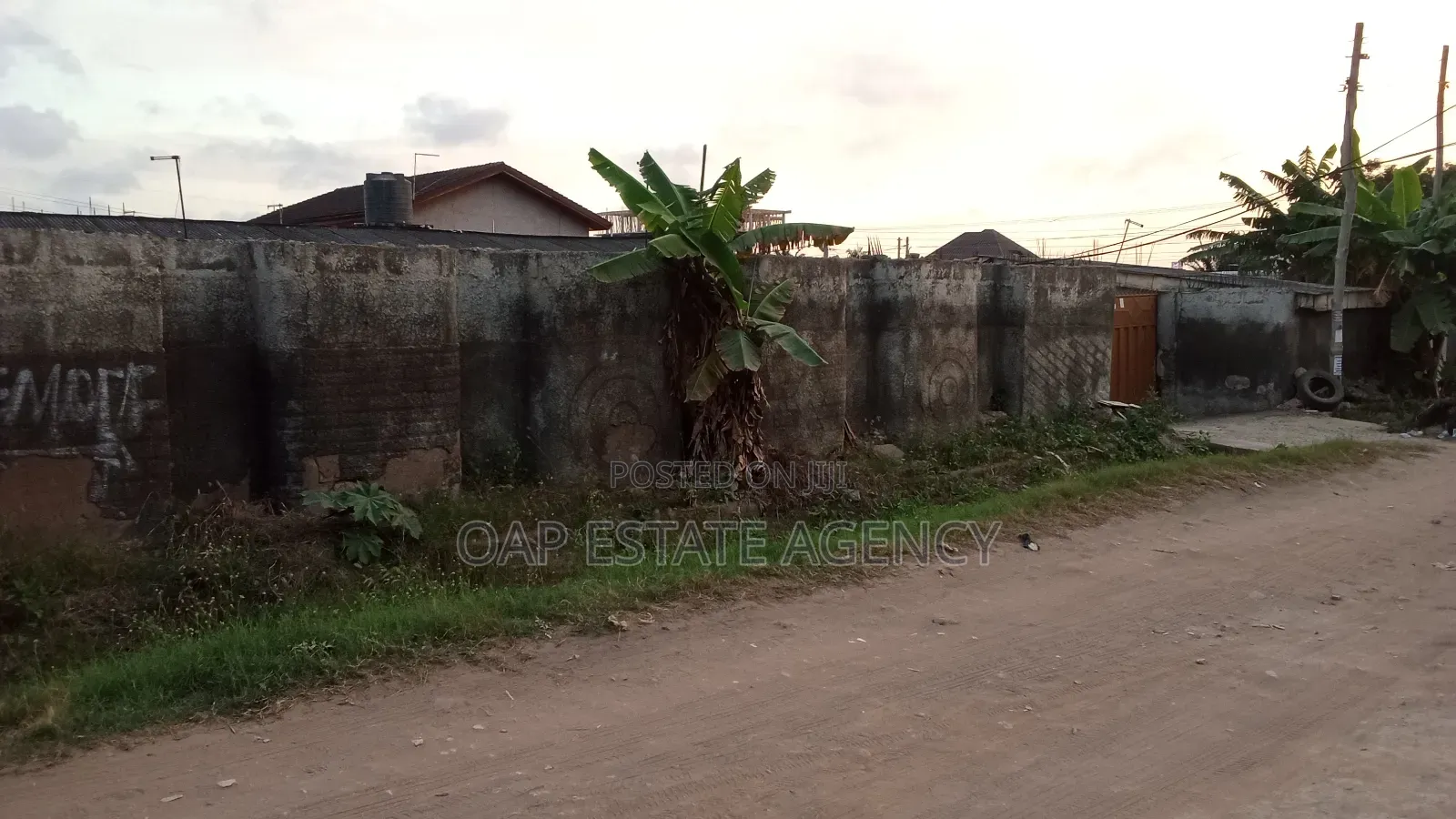 8bdrm House in Sakaman for sale