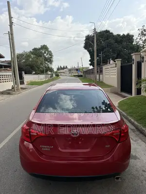 Toyota Corolla SE (1.8L 4cyl 2A) 2018 Red