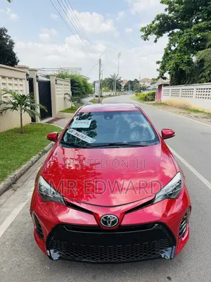 Toyota Corolla SE (1.8L 4cyl 2A) 2018 Red