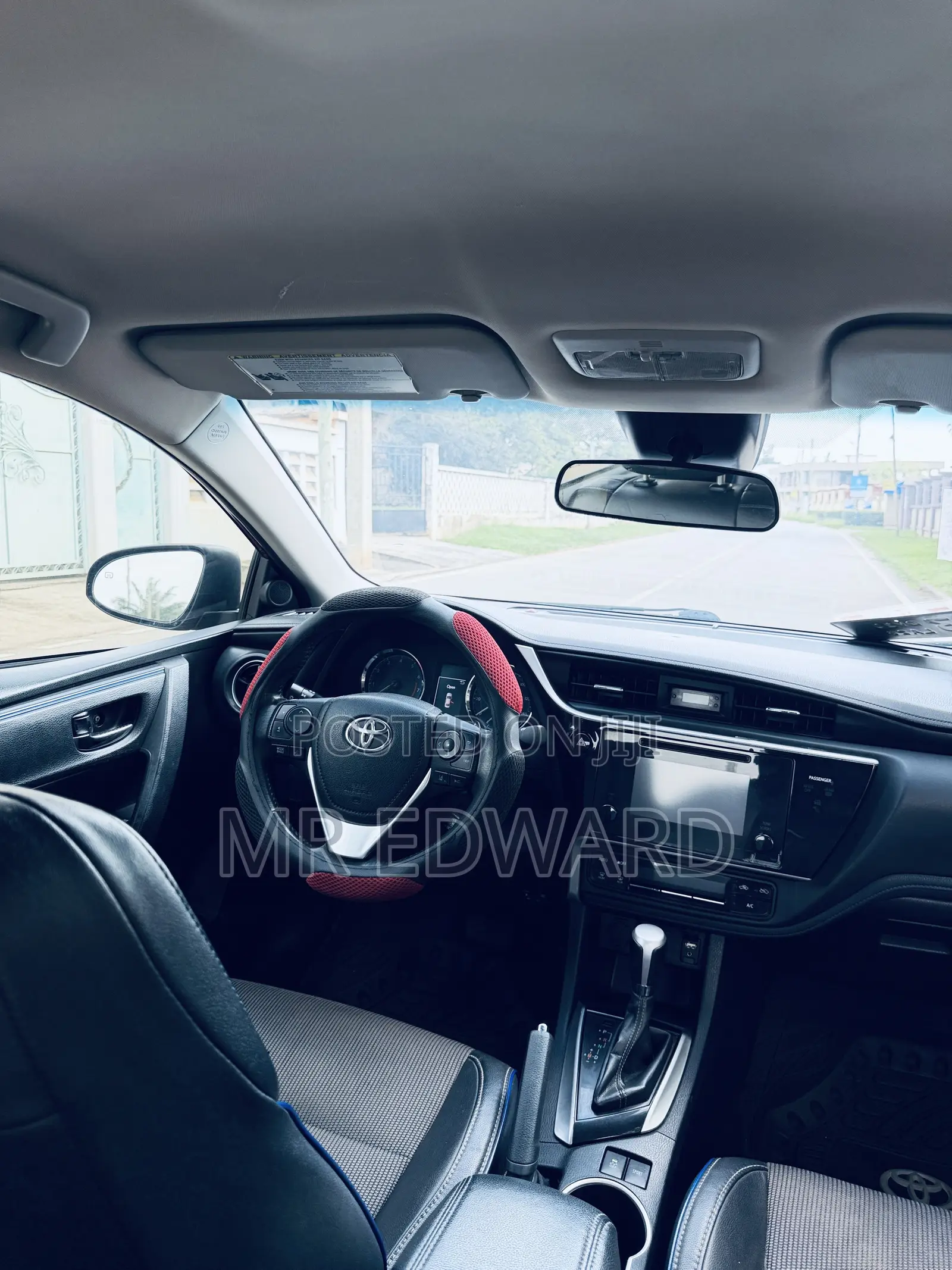 Toyota Corolla SE (1.8L 4cyl 2A) 2018 Red