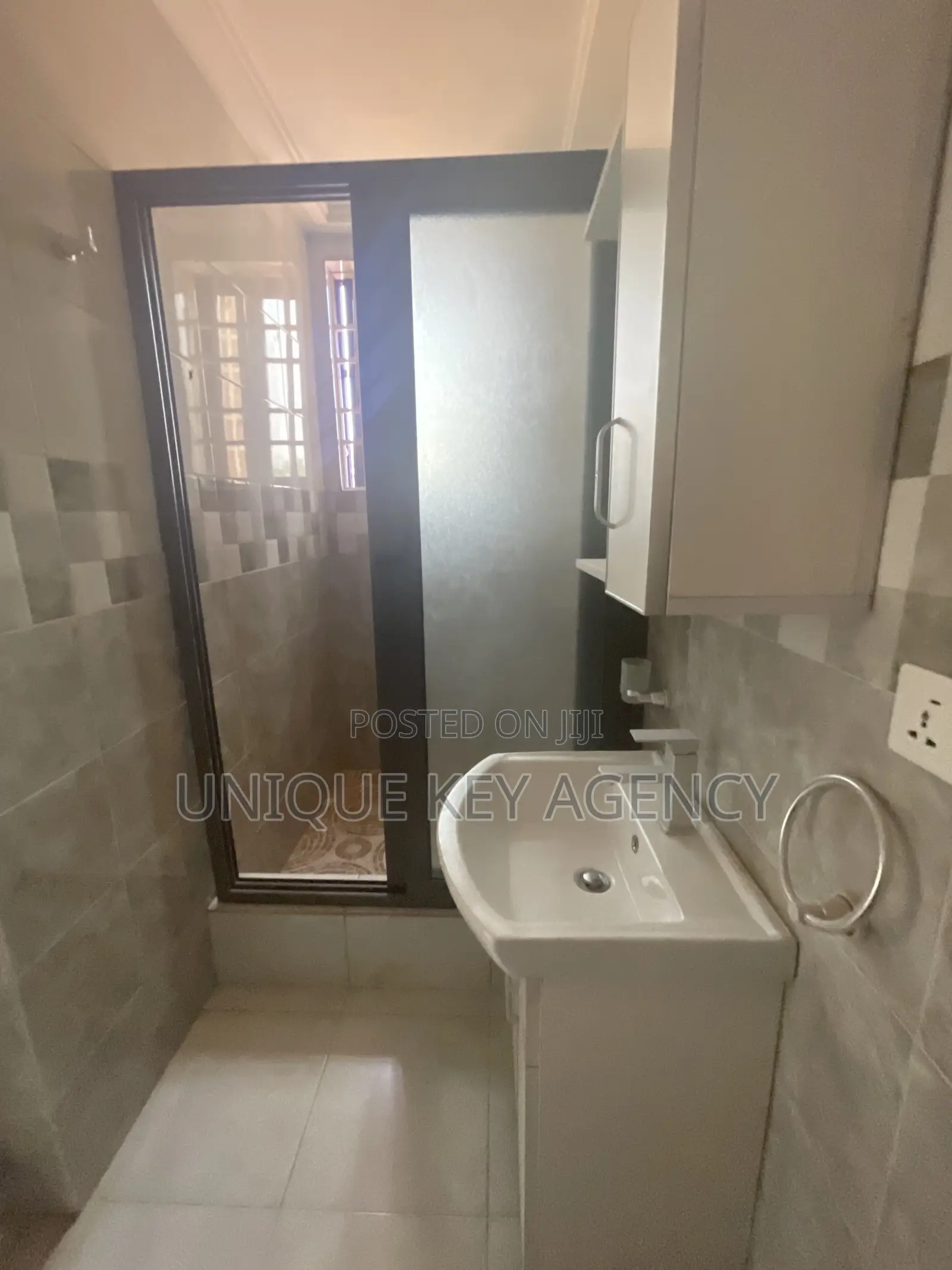 2bdrm Apartment in Unique Key Agency, Haatso for rent