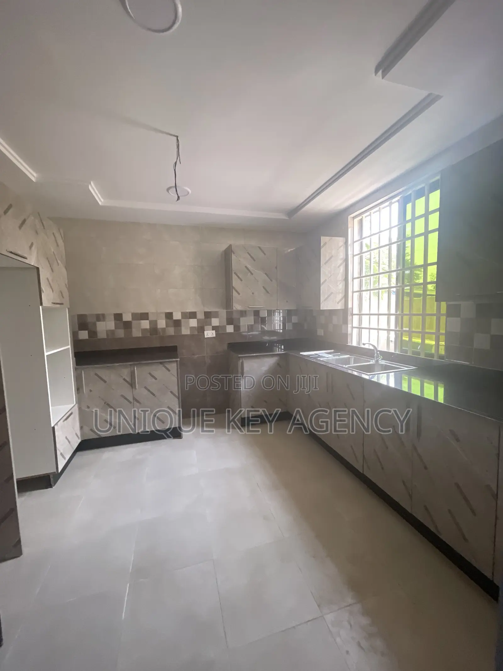 3bdrm Apartment in Unique Key Agency, Haatso for rent