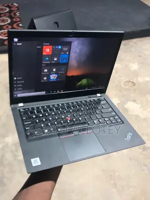 Laptop Lenovo ThinkPad T14 16GB Intel Core i7 HDD+SSD 256GB