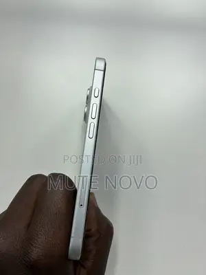 Apple iPhone 16 128 GB White