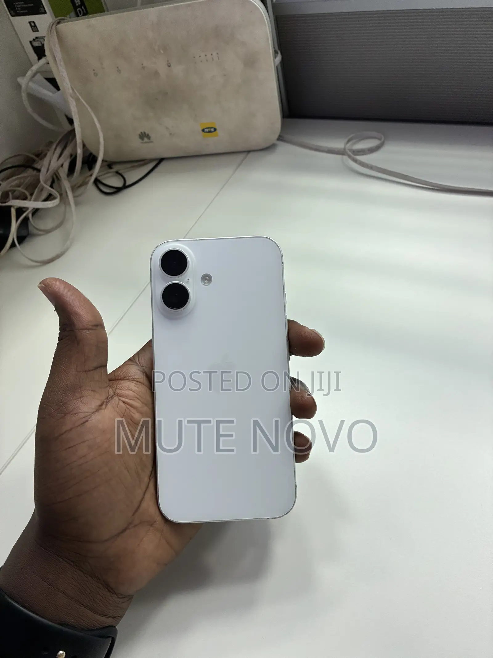 Apple iPhone 16 128 GB White