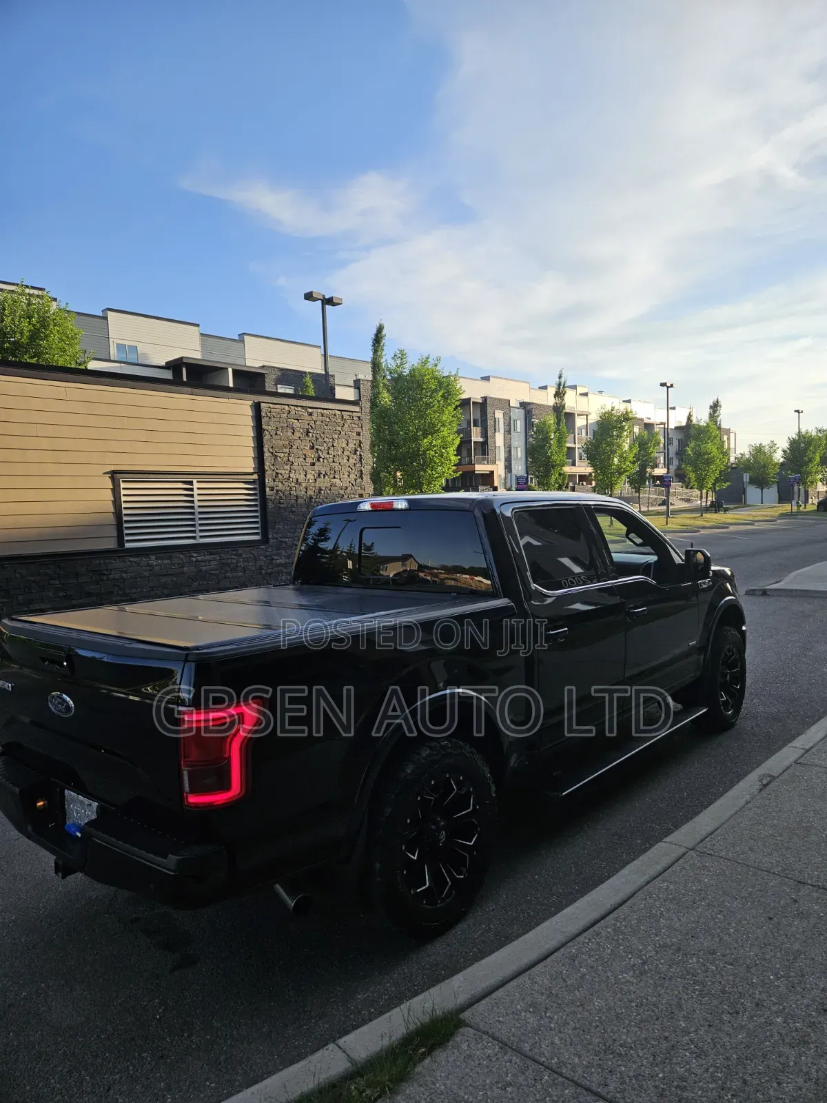 Ford F-150 Lariat 4x4 SuperCrew Cab Styleside 5.5 ft. box 145 in. WB