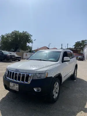Jeep Grand Cherokee Altitude 4X4 2013 White