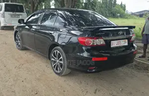 Toyota Corolla L 4dr Sedan (1.8L 4cyl 5M) 2012 Black