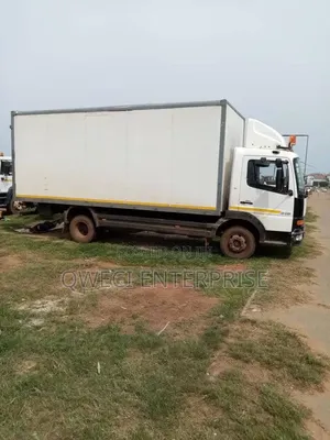 Benz Cargo Truck for Rental, Haulage & Goods Transportation