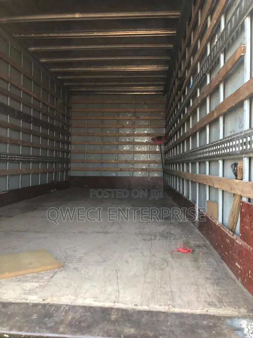 Benz Cargo Truck for Rental, Haulage & Goods Transportation