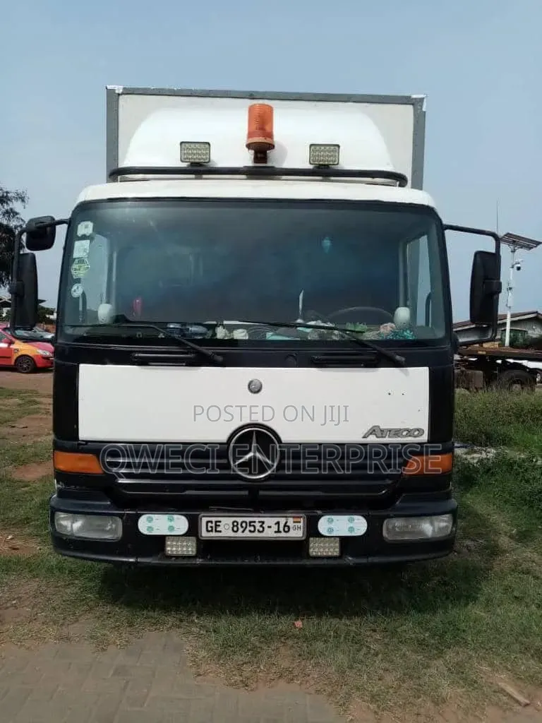 Benz Cargo Truck for Rental, Haulage & Goods Transportation