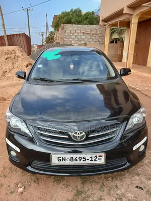 Toyota Corolla LE 4dr Sedan (1.8L 4cyl 4A) 2013 Black
