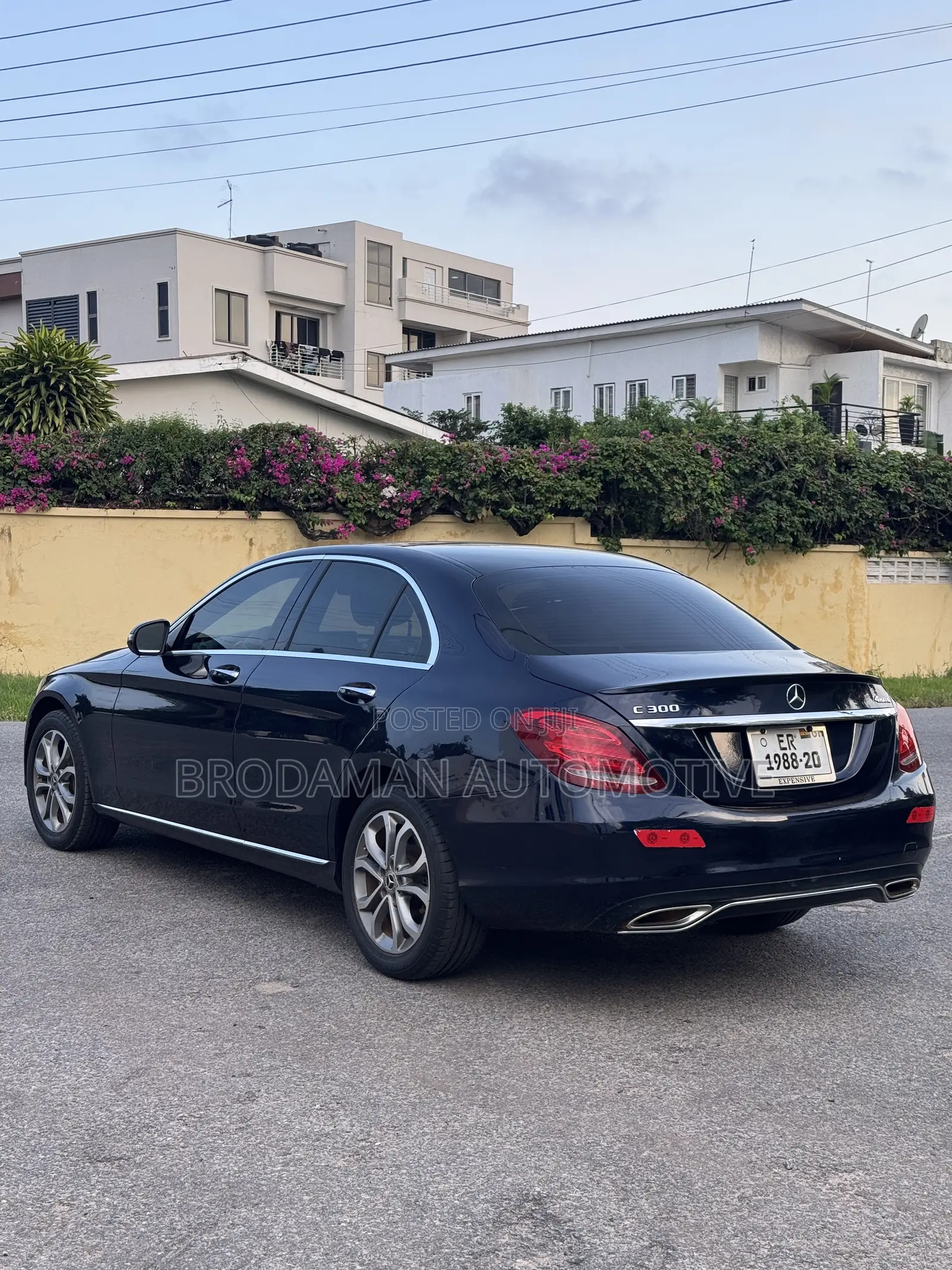 Mercedes-Benz C300 Luxury Sedan RWD (2.0L 4cyl 7A) 2017 Blue