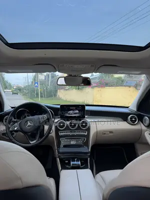 Mercedes-Benz C300 Luxury Sedan RWD (2.0L 4cyl 7A) 2017 Blue