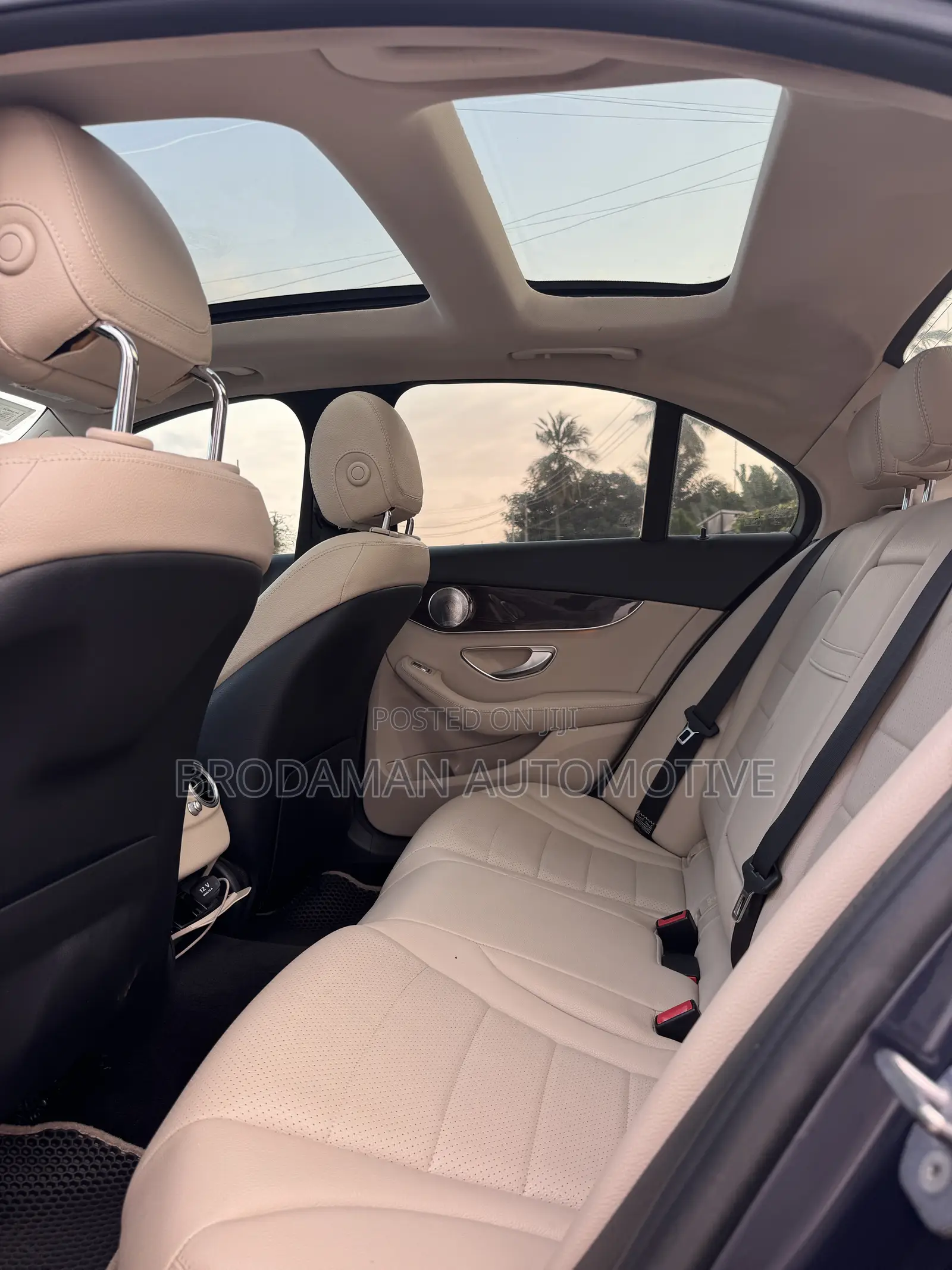 Mercedes-Benz C300 Luxury Sedan RWD (2.0L 4cyl 7A) 2017 Blue