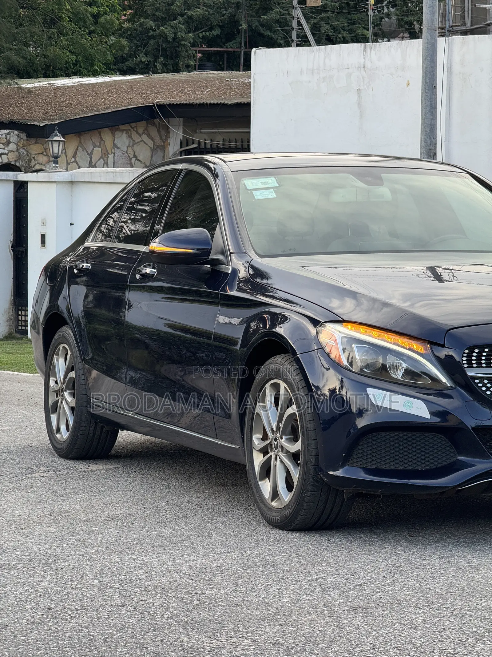Mercedes-Benz C300 Luxury Sedan RWD (2.0L 4cyl 7A) 2017 Blue