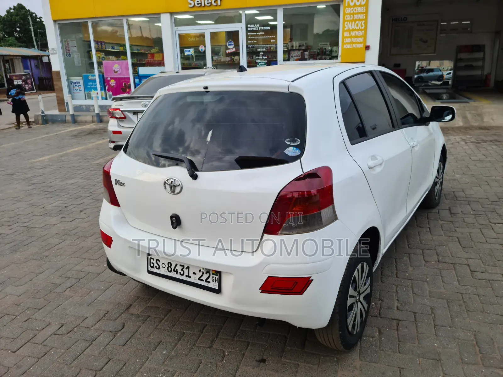 Toyota Vitz 2009 Off white