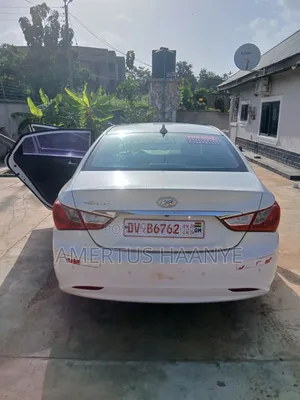 Hyundai Sonata SE 2.0T Sedan FWD (2.0L 4cyl 6A) 2012 White