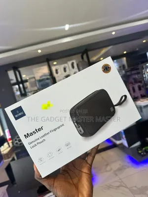 Wiwu Master Genuine Leather Fingerprint Lock Pouch