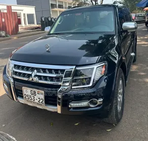 Mitsubishi Pajero 2010 Black