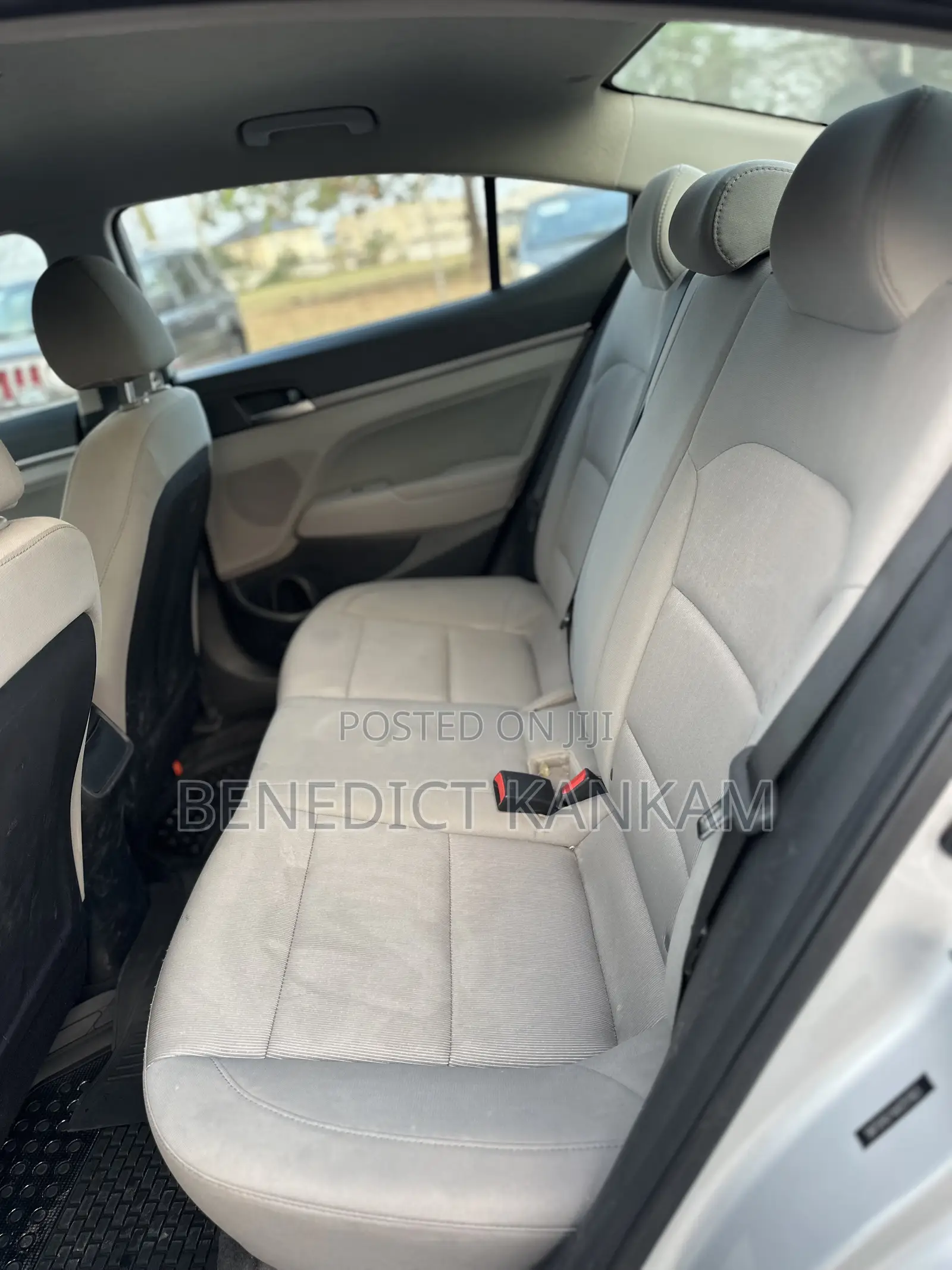 Hyundai Elantra SE Sedan FWD (2.0L 4cyl 6M) 2017 Silver