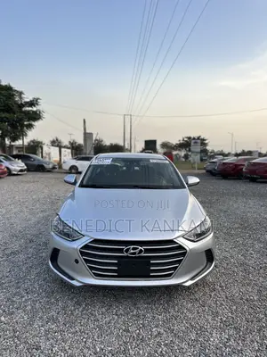Hyundai Elantra SE Sedan FWD (2.0L 4cyl 6M) 2017 Silver