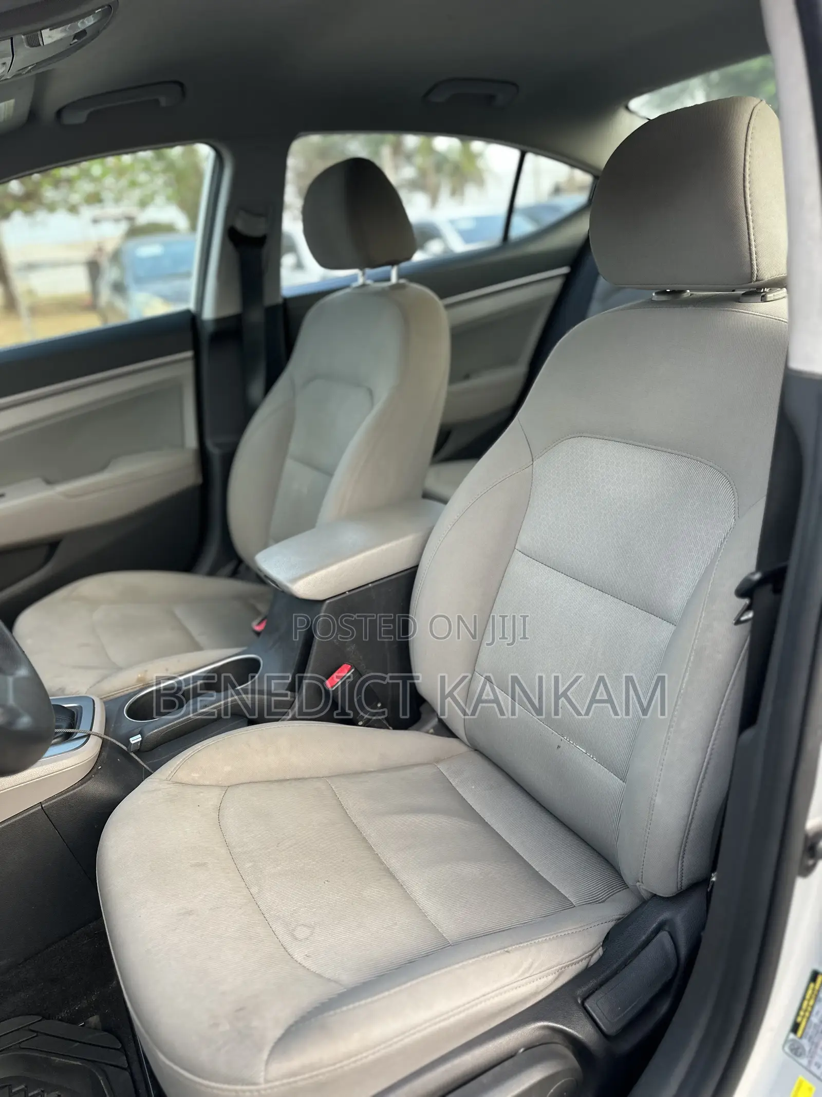 Hyundai Elantra SE Sedan FWD (2.0L 4cyl 6M) 2017 Silver