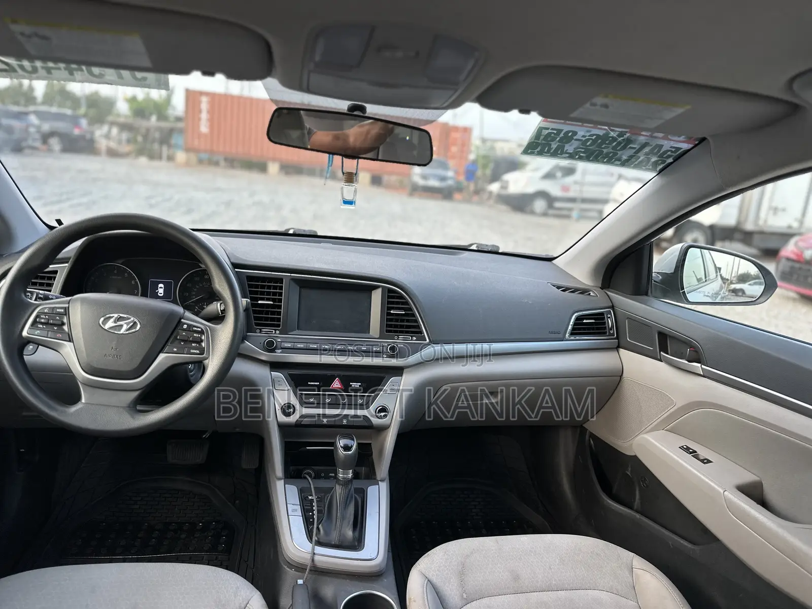 Hyundai Elantra SE Sedan FWD (2.0L 4cyl 6M) 2017 Silver