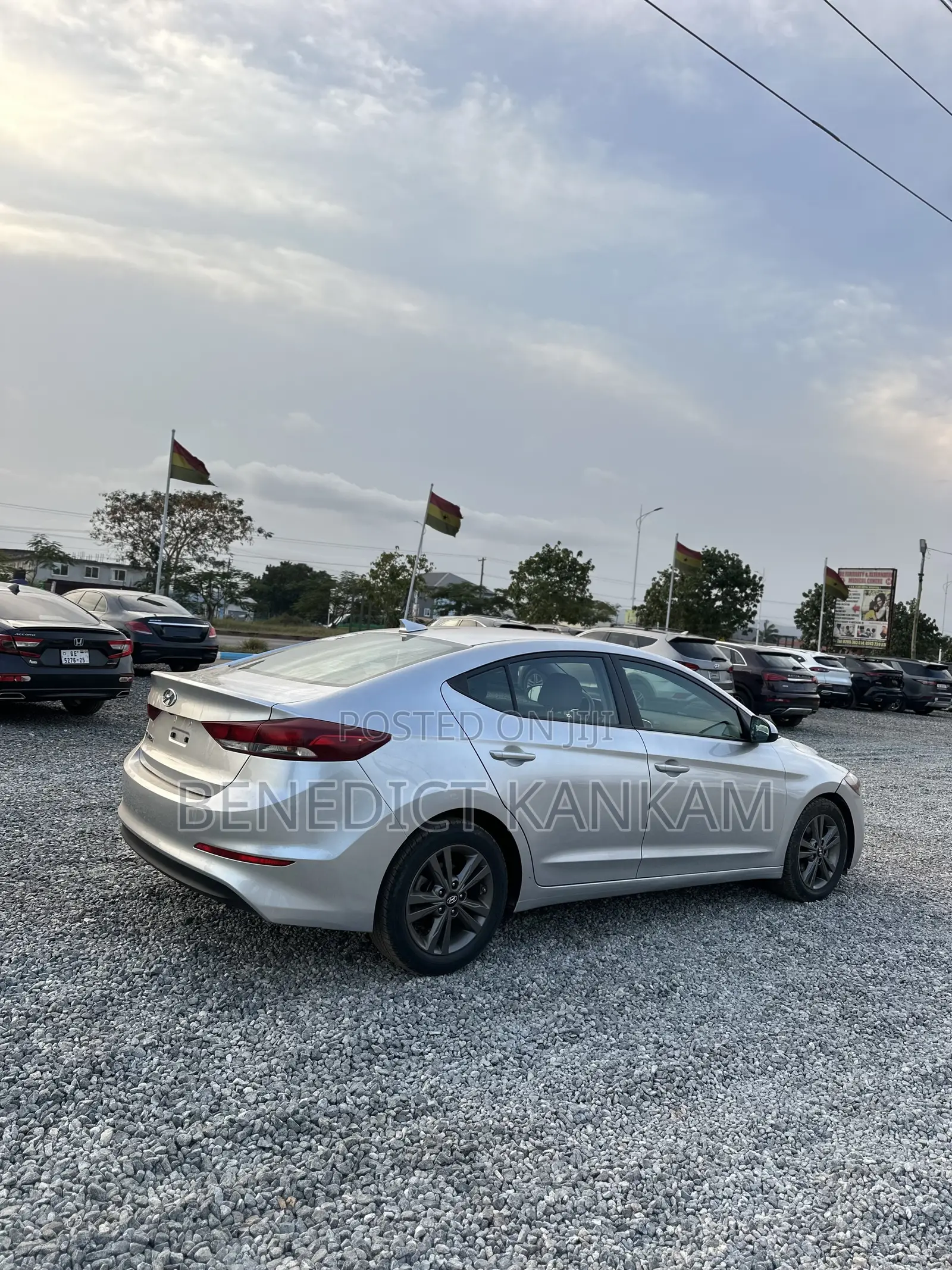 Hyundai Elantra SE Sedan FWD (2.0L 4cyl 6M) 2017 Silver