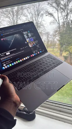 Laptop Apple MacBook Pro 2017 8GB Intel Core i5 SSD 256GB