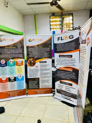 Pull Up Stand With Branding