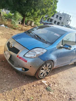 Toyota Vitz 1.3 AWD 3dr 2010 Blue