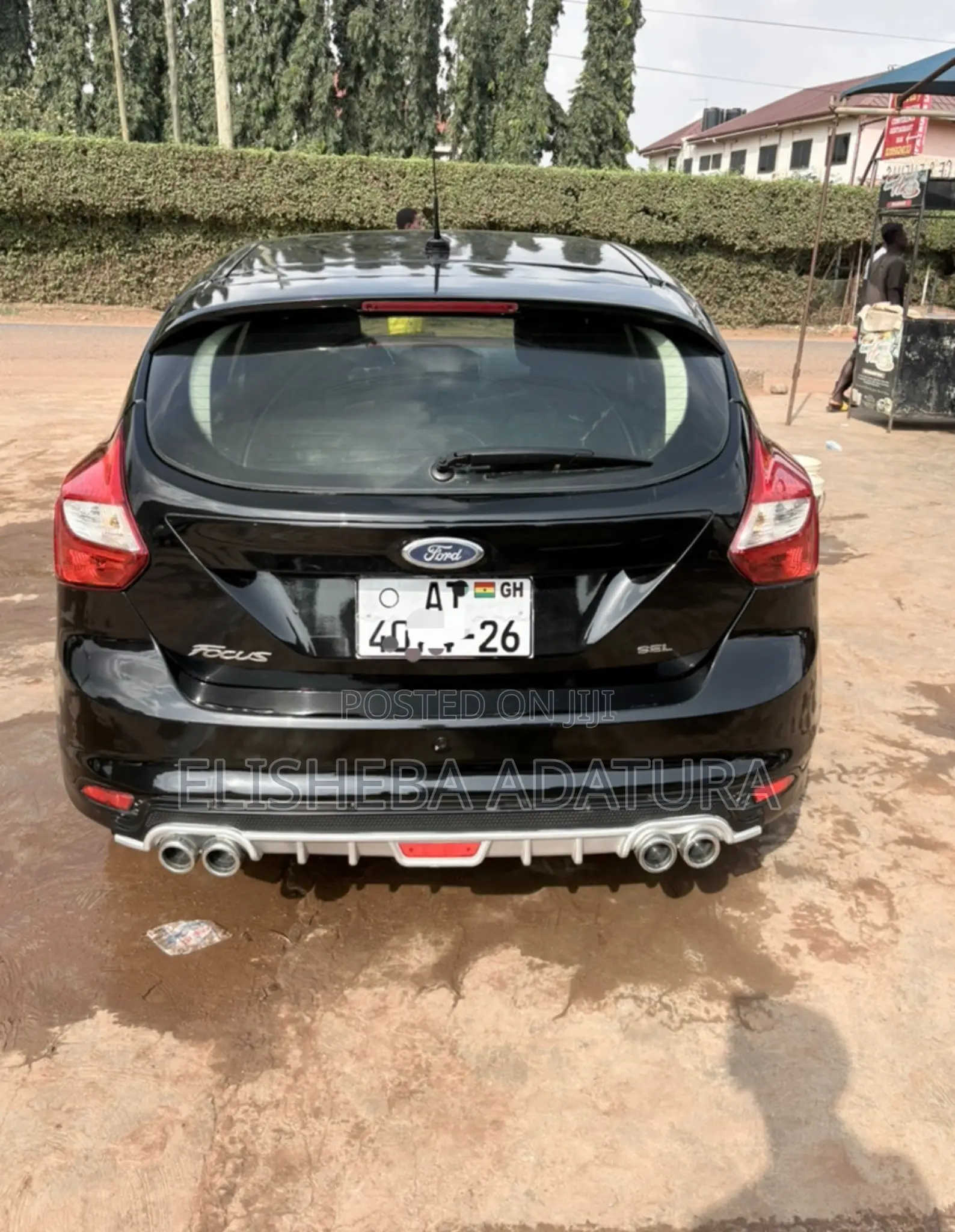 Ford Focus SEL Hatchback FWD (2.0L 4cyl 6A) 2012 Black