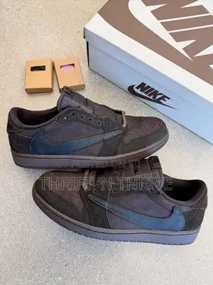 Air Jordan 1 Retro Low OG SP Travis Scott Velvet Brown