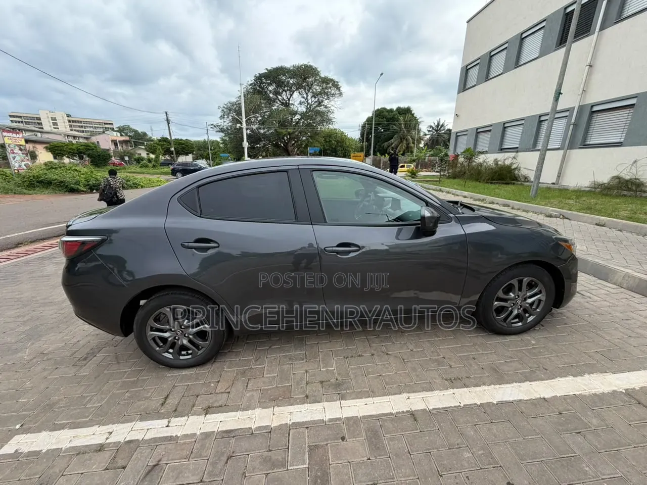 Toyota Yaris 2020 Black