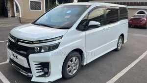 Toyota Voxy 2014 Pearl