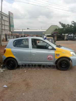 Toyota Yaris 2010 Silver