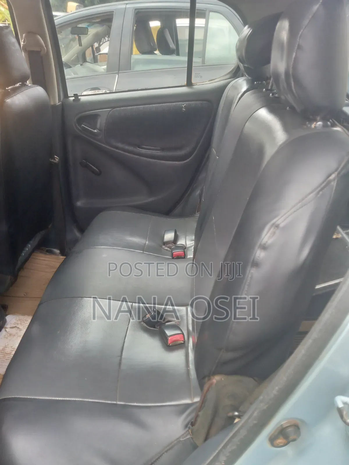 Toyota Yaris 2010 Silver