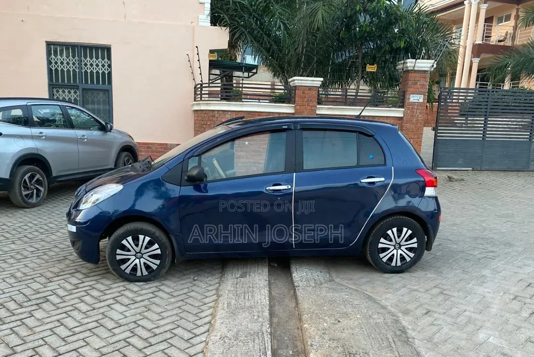 Toyota Vitz 2010