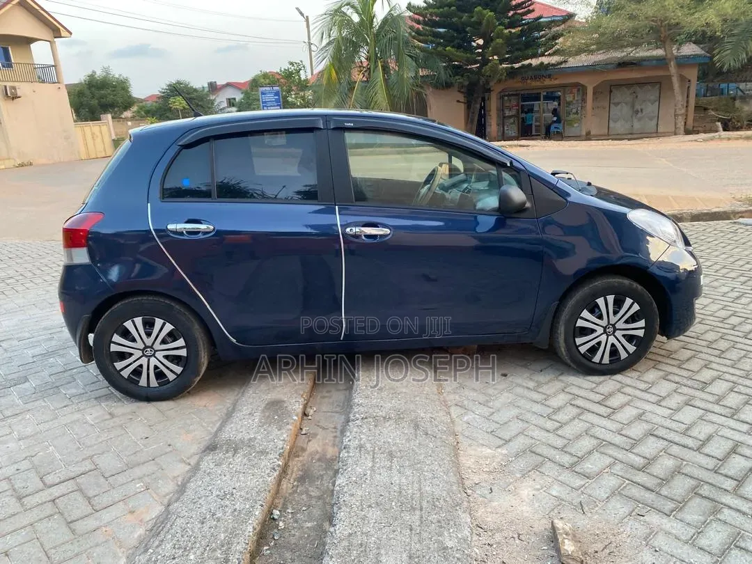 Toyota Vitz 2010
