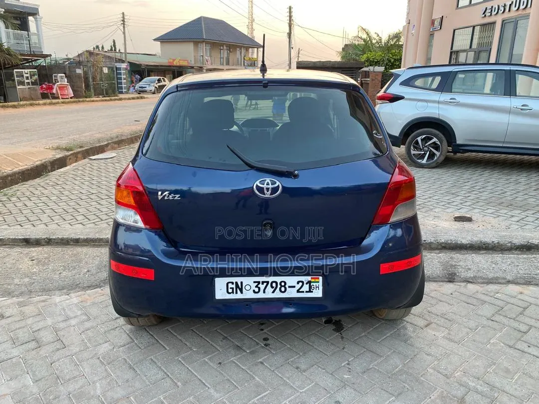 Toyota Vitz 2010