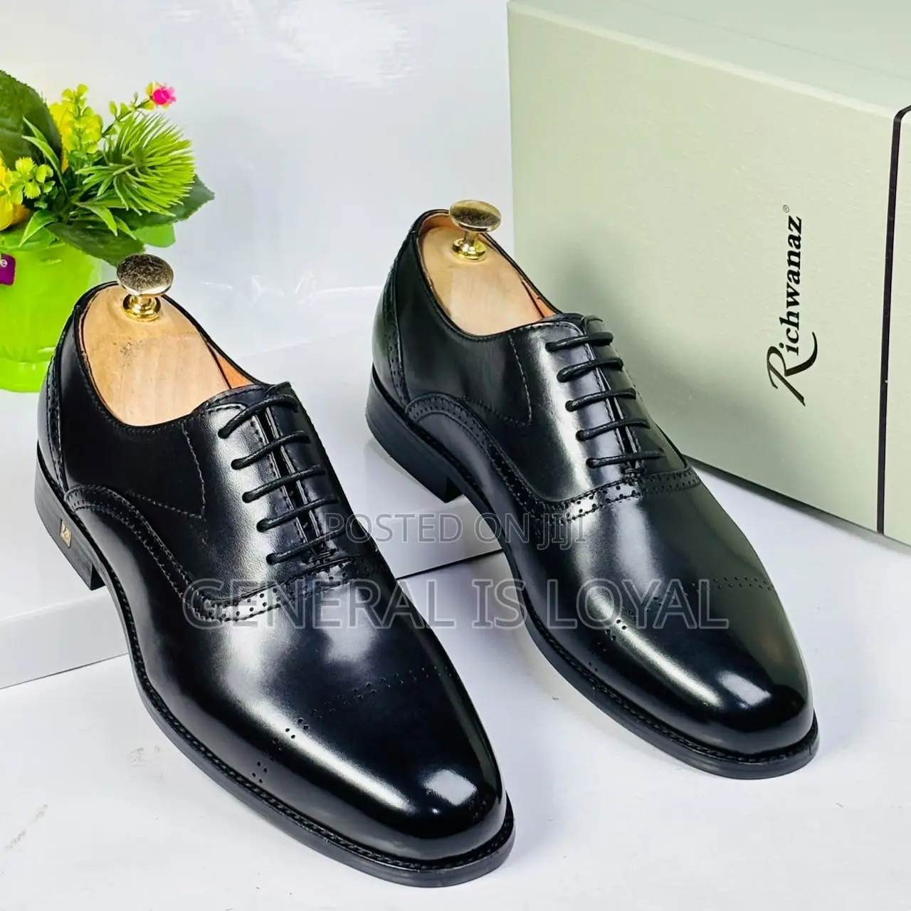 Black Leather Brogue Oxford Dress Shoes.