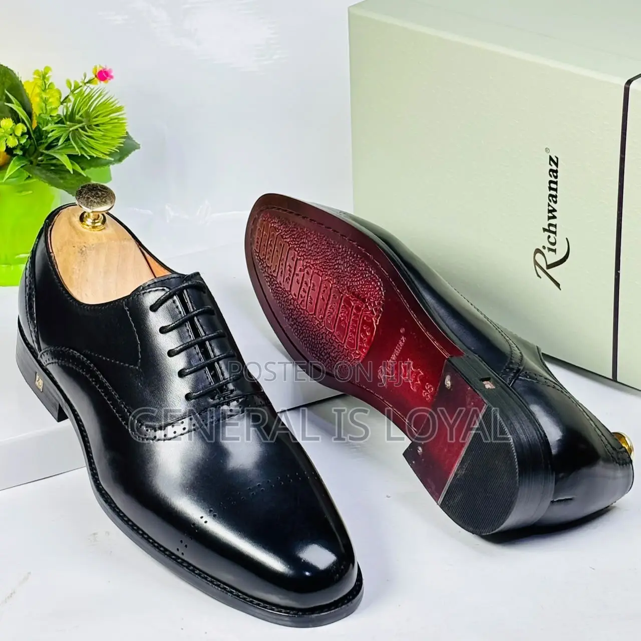 Black Leather Brogue Oxford Dress Shoes.