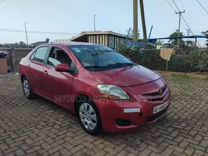 Toyota Yaris Base Sedan 4dr 2010 Red