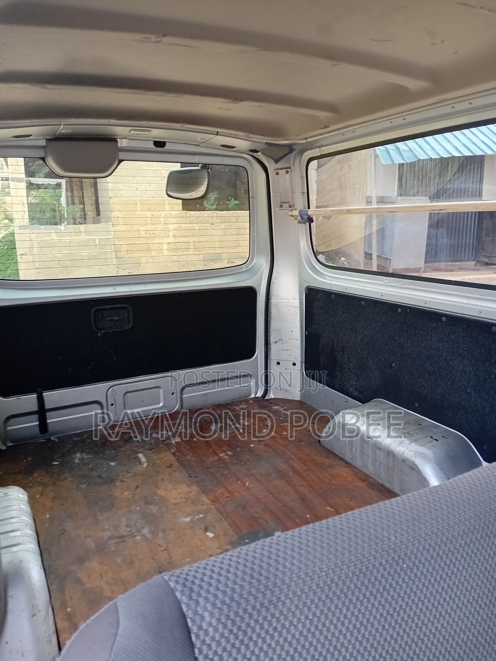 Nissan Caravan 2014 Silver