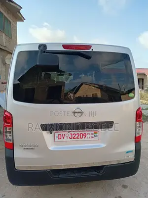 Nissan Caravan 2014 Silver