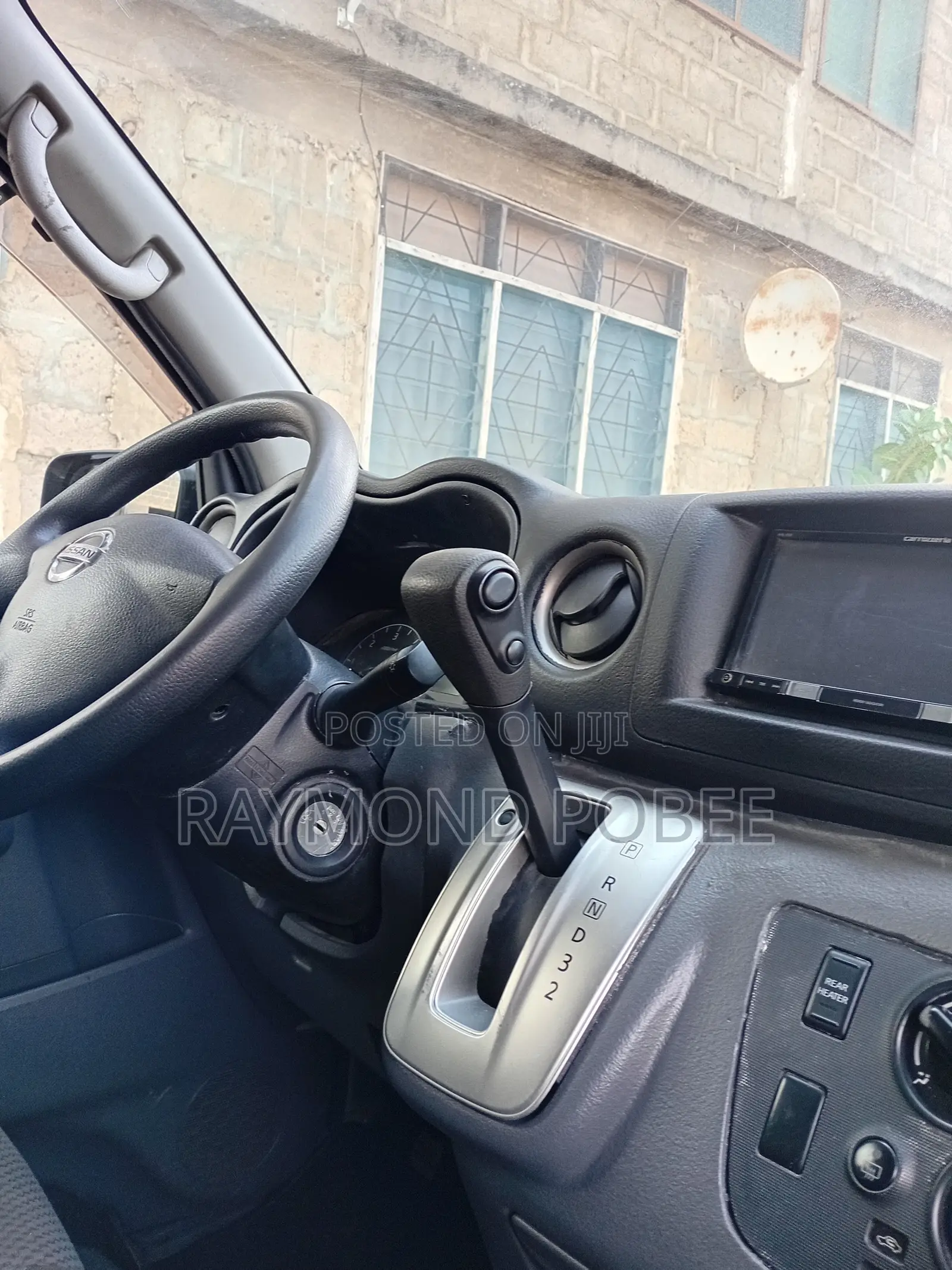 Nissan Caravan 2014 Silver